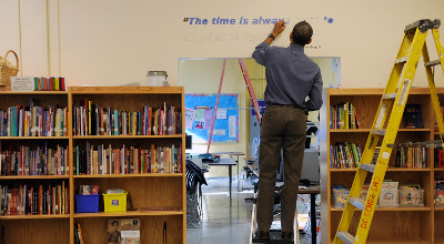 Obama Honors MLK in D.C. Classroom