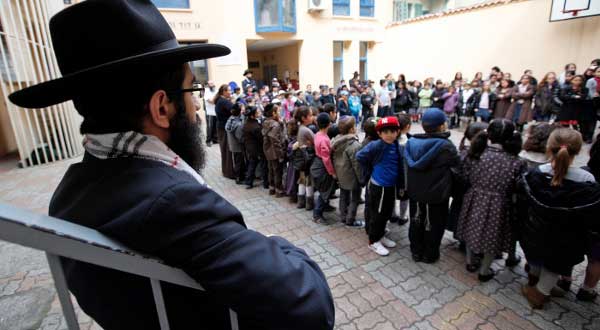 Reuters-France-Jewish-school-shooting-Toulouse-photog-Eric-Gaillard