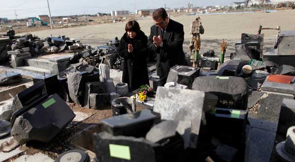 Reuters-Japan-earthquake-anniversasry-prayer-for-victim-photog-Toru-Hanai