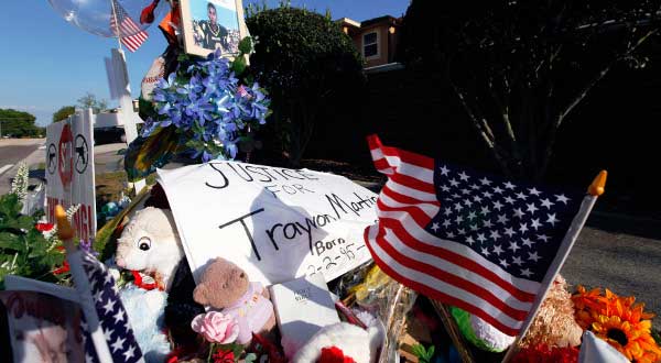 Sanford, Fla., Residents Continue Street-Side Memorials for Trayvon Martin