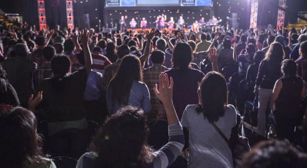 Despite Spiritual Warfare, Nearly 1,000 Find Jesus at Indonesian Revival