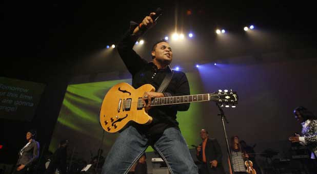 Israel Houghton