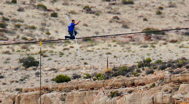 Daredevil Nik Wallenda Completes High-Wire Walk Across Grand Canyon