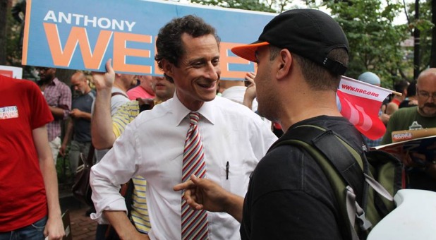 Anthony Weiner and 12 Signs of Power-Hungry Leaders