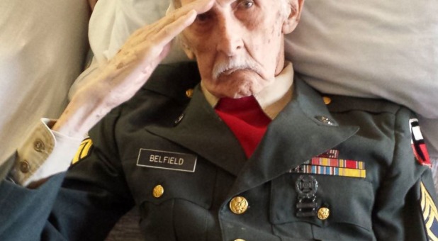 98-Year-Old Veteran Dons Uniform, Salutes America Day Before Death