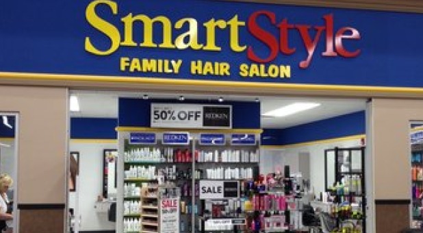 Hair Salon Employees Ordered Not to Say ‘Merry Christmas’ to Customers