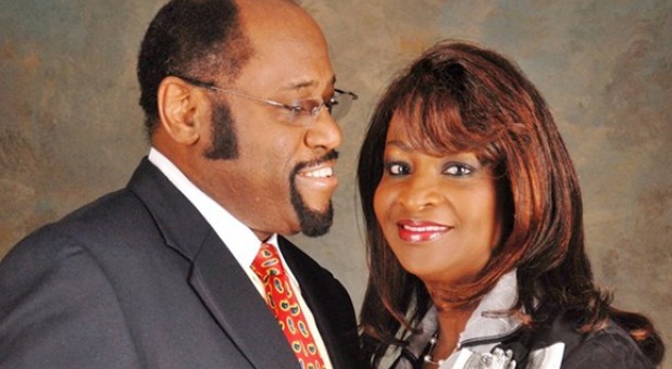 Thousands Gather to Memorialize Myles Munroe