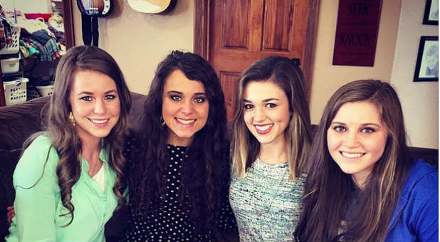 Jana Duggar, Jinger Duggar, Sadie Robertson and Joy Anna Duggar spend some time together.