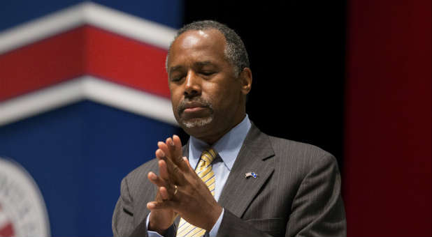 Ben Carson Takes Time Off the Campaign Trail to Share His Testimony