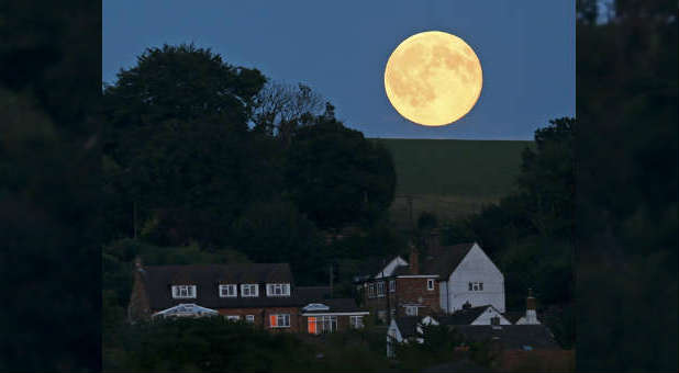 CBN's Erick Stakelbeck is telling readers to fasten their seat belts for the last of the four blood moons.