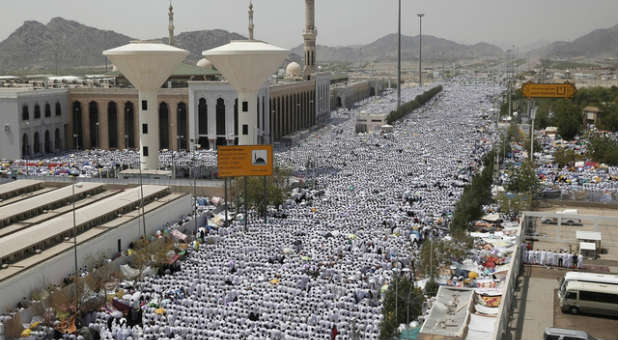 Thousands of Muslims pray in Arafat, outside Mecca.