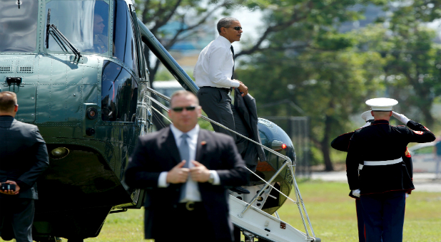 Obama arrives Manila