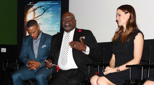 DeVon Franklin and TD Jakes with actress Jennifer Garner