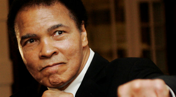 ‘Greatest’ Boxer Muhammad Ali Dies at 74