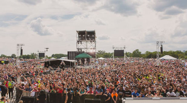 Thousands gather for Together 2016 on Washington's National Mall.