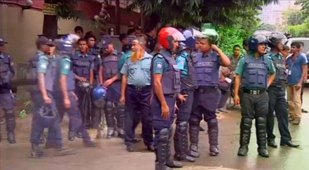 Police Rescue Some Hostages in ISIS-Claimed Bangladesh Attack