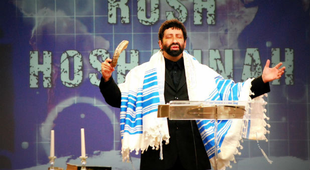 Author Rabbi Jonathan Cahn