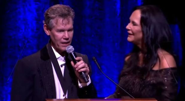 Randy Travis sings 'Amazing Grace.'