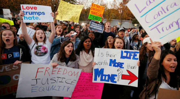 Anti-Trump demonstrators protest in front of the White House following Republican Donald Trump's election victory, in Washington.