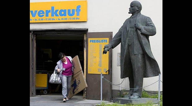 Lenin Statue