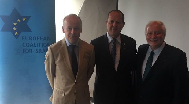 Mayor of Jerusalem, Nir Barkat, center