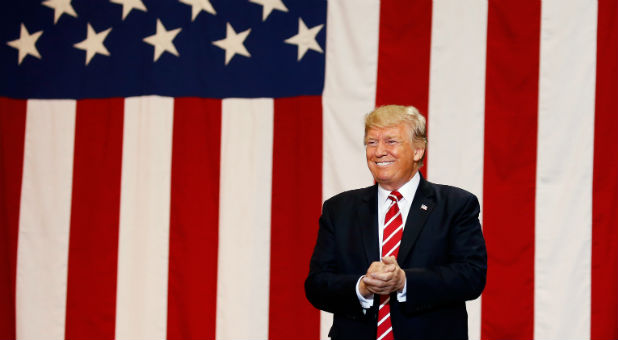 U.S. President Donald Trump arrives at a campaign rally in Phoenix, Arizona, Aug. 22, 2017.