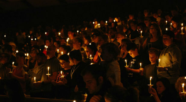 Vegas residents gather to pray and worship after the massacre.