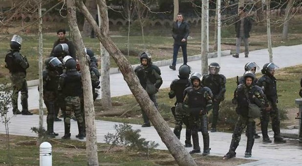 Iranian soldiers