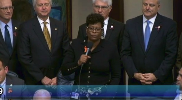 Kim Daniels, center, speaks on HB 839.