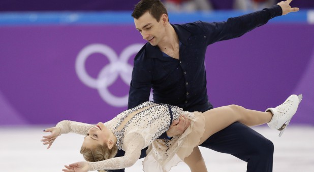 Alexa Scimeca Knierim and Chris Kneirim of the U.S. in action.