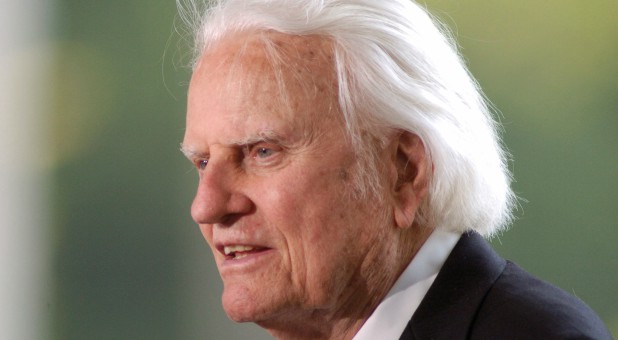 Evangelist Billy Graham speaks at the dedication of the Billy Graham Library in Charlotte, North Carolina, May 31, 2007.