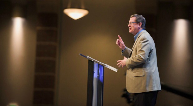 Lee Strobel speaks on miracles.