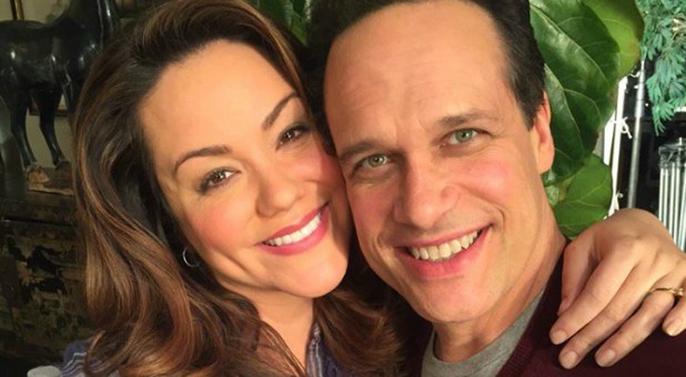 Katy Mixon and Diedrich Bader play the Ottos.