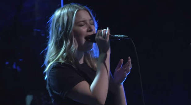 Anointed Teenager Leads Bethel in Pure Spirit-Filled Worship