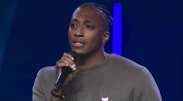 Lecrae Gets Raw at Pentecostal Church: ‘I’m a Ticking Time Bomb’