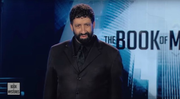 Jonathan Cahn on the set of