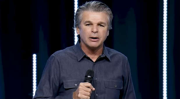 Jentezen Franklin: 3 Things God Teaches Me When I Go Through Storms