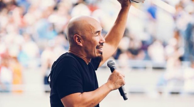 Francis Chan preaches at The Send.