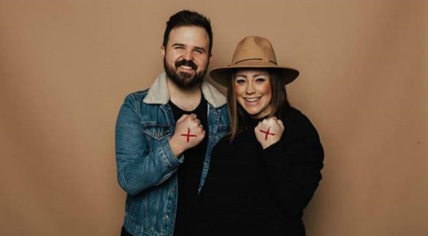 Cody Carnes and Kari Jobe