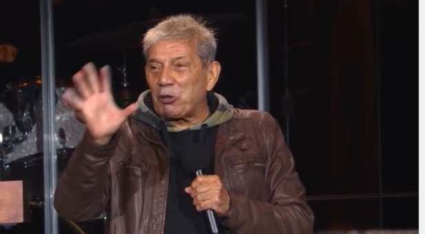 NIcky Cruz preaches at