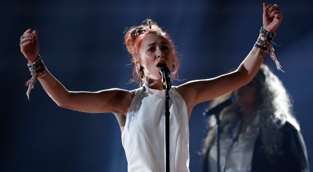 Christian Persecution? New Orleans Mayor Attacks Lauren Daigle for Joining ‘Let Us Worship’ Event