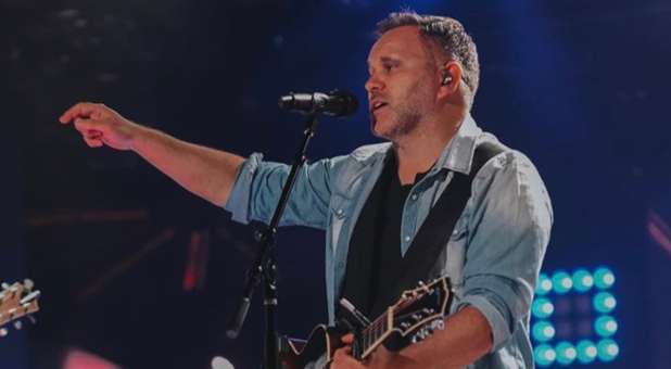 Matt Redman’s ‘Upon Him’ Celebrates God’s Gift at Easter