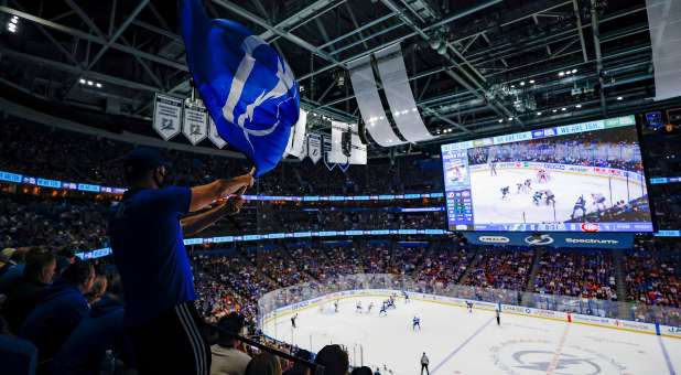 ‘True American Hero’ Marine Veteran Stands for Honor at Tampa Bay Lightning Match