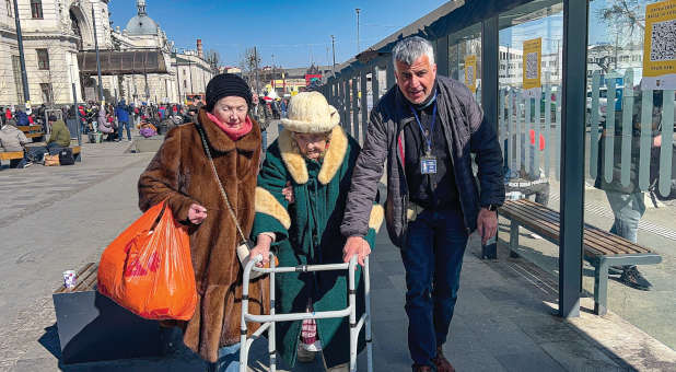 Jews and Christians Partner to Rescue Destitute Holocaust Survivors From Horrors of Ukraine