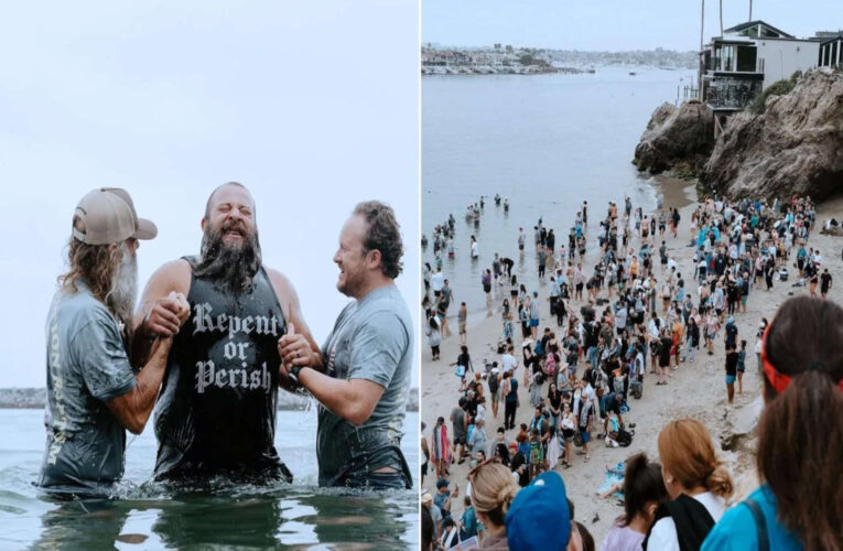 2,000 Baptized in New ‘Jesus Revolution’ Event at Pirates Cove