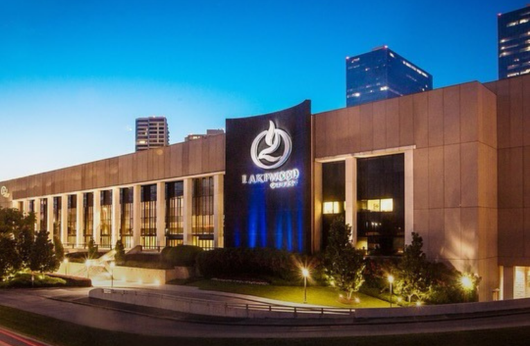 Lakewood Church Opens Up for Storm Relief