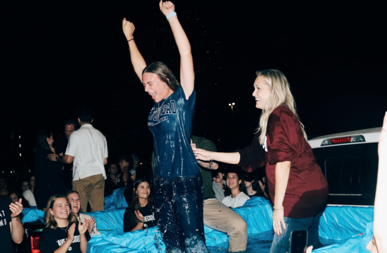 10,000+ Texas A&M Students Praise God, Hundreds Accept Christ